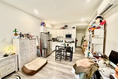 5 Fremont St #204 1