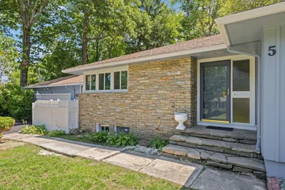 5 Woodland Drive 1