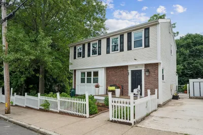 136 Weld St 1