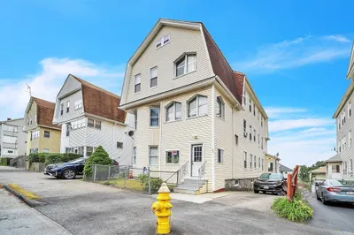 42 Sterling St