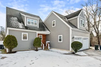 239 Reservoir St 1