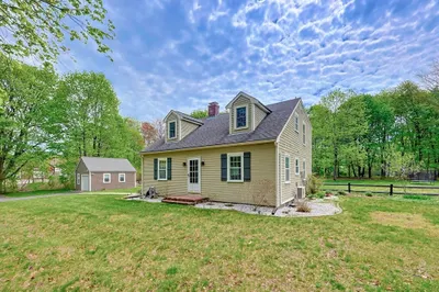 424 Dedham St 1