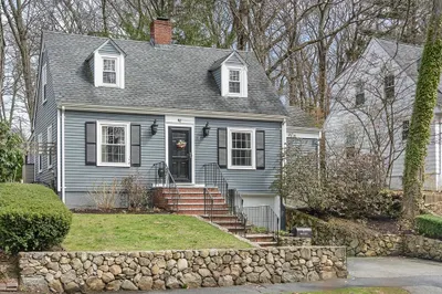 82 Risley Rd