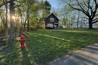 14 Leonard Ln