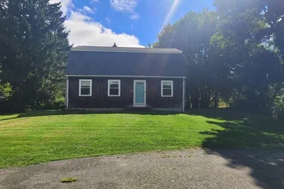 889 Elm St 1