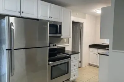 35 Rockwood Rd #3rr