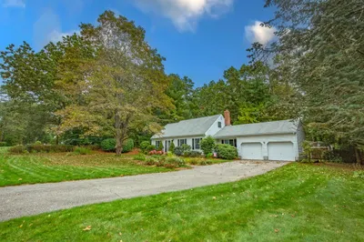 477 Wolf Swamp Road 1