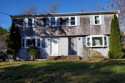 13-15 Crestwood Ln