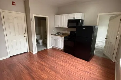 378 Center St #1