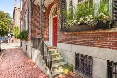 50 Brimmer St