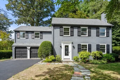 11 Grayson Ln