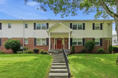 90 Colonial Circle #D 1