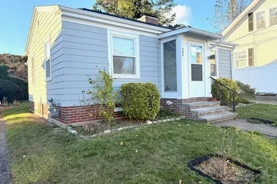 380 Eddy St