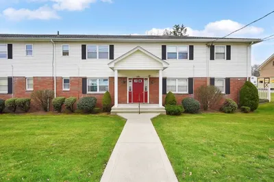 120 Colonial Circle #D