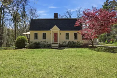 571 W. Pelham Road 1