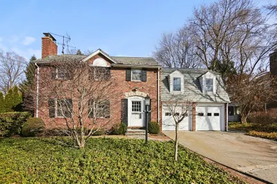 116 Pleasantview Avenue