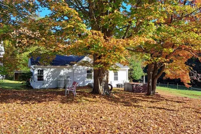 135 Thayer Rd 1