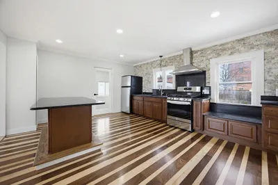 42 Cummings St
