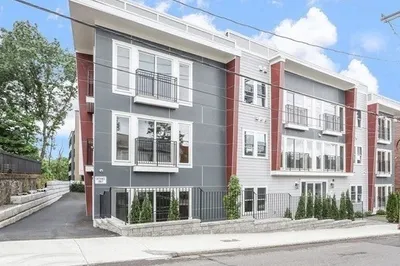 21 Glen Rd #4
