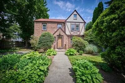 419 Pond Street