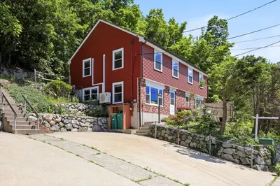 37 Mountain St #37