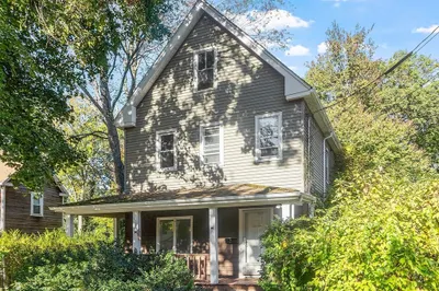 97 Hawthorne Ave