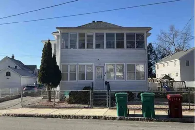 40 Essex St #1 1