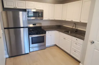215 Pearl Street #8