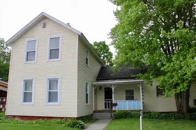 28 River St