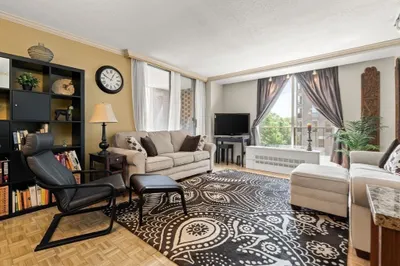 33 Pond Ave #603 1