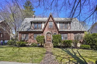 39 Dolphin Rd 1