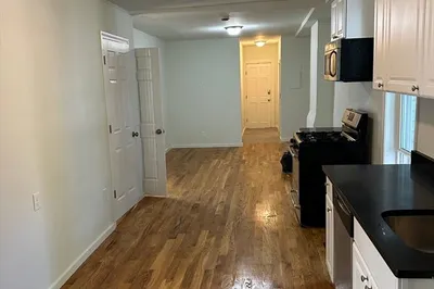506 E Broadway #4