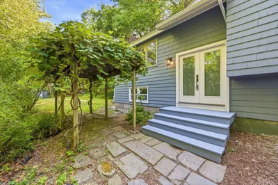7 Hillcrest Dr 1