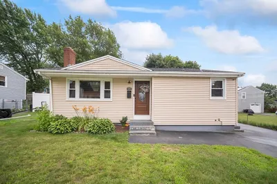 25 Louis St
