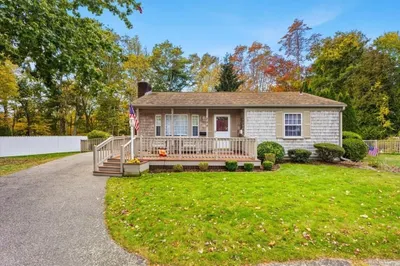 888 Hillcrest Rd 1