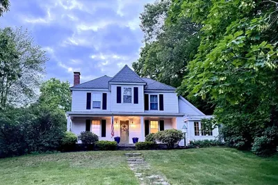 24 Summit Avenue