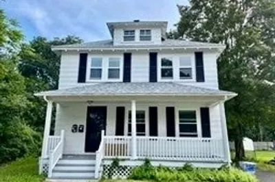 261 Park St 1
