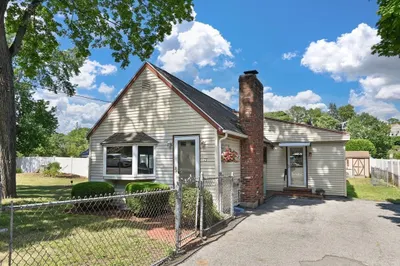 73 Sweetwater St 1