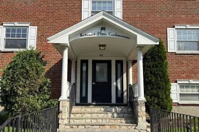 48 Coffey St #9 D 1