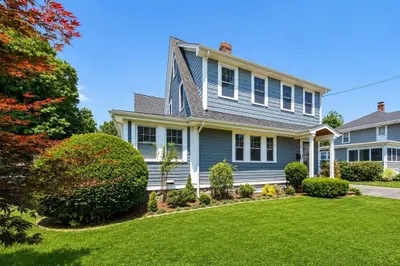 24 Victory Avenue 1