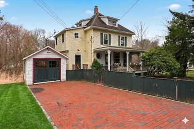 30 Main St