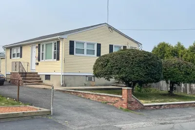 142 Augustus St 1