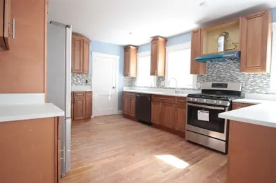 33 Prentiss St #1
