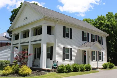 307 Main St 1