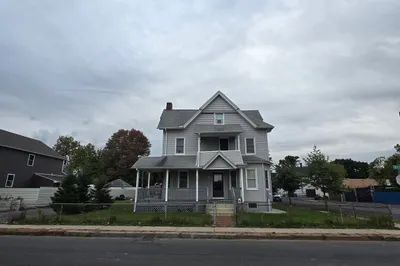246 Walnut St 1