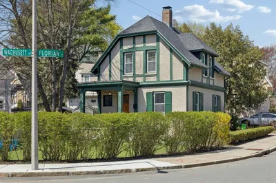 90 Florian St 1