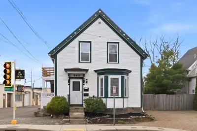 142 Elliott St #2