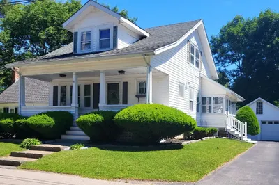 32 Ettrick St