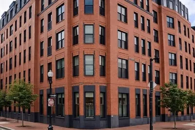 566 Columbus Ave #404 1