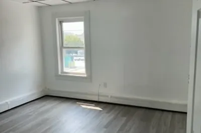 66 Broadway #2R